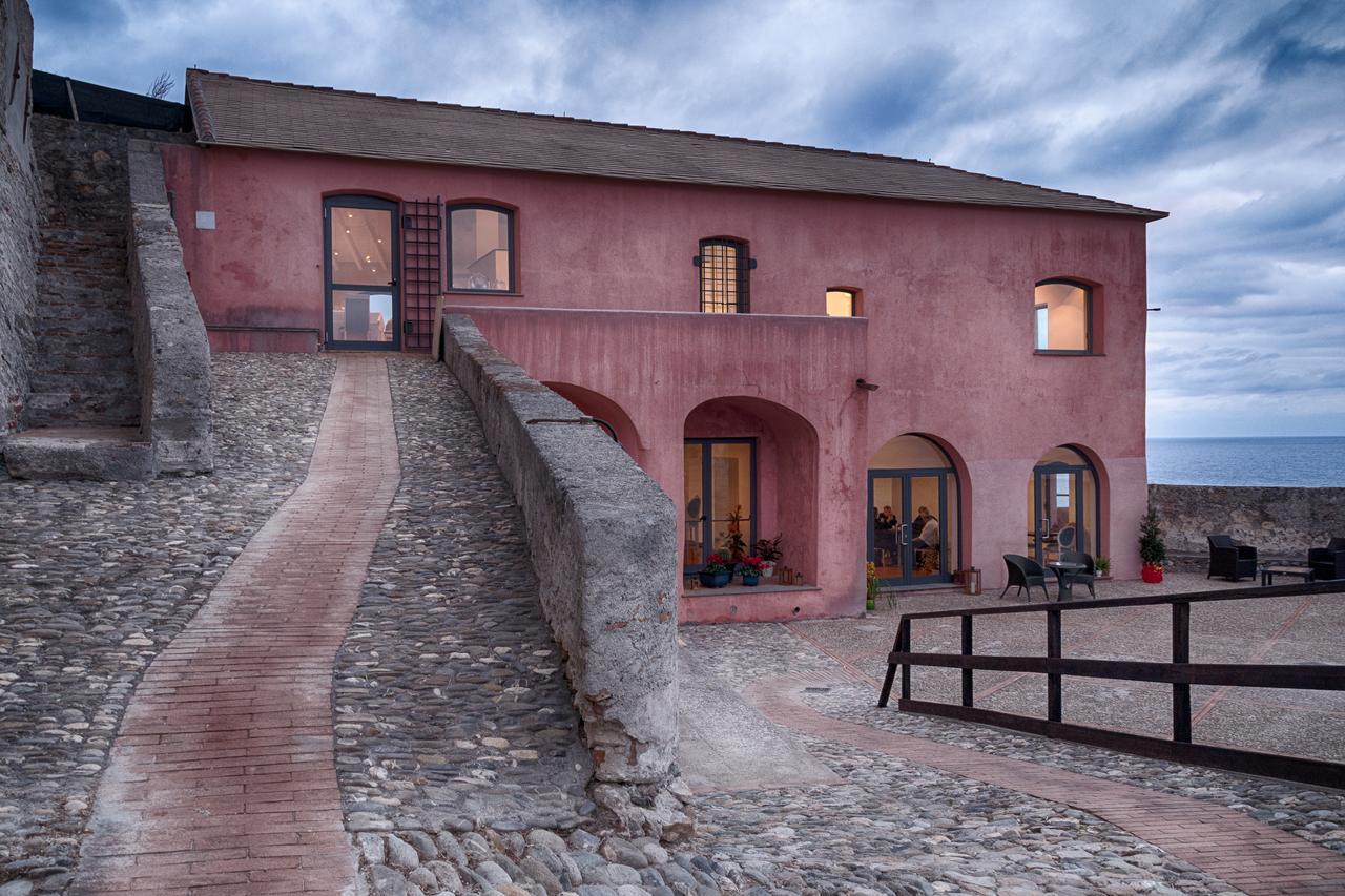 Locanda La Fortezza Фінале-Лігуре Екстер'єр фото